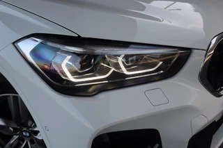 BMW X1 sDrive18i M Sport Schuifdak | Camera | Stoelverwarming / 19