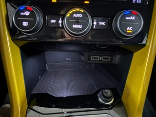 Volkswagen T-Roc 1.0 TSI Style/ NL auto/ Parkeersensoren/ Navi/ LMV / 30