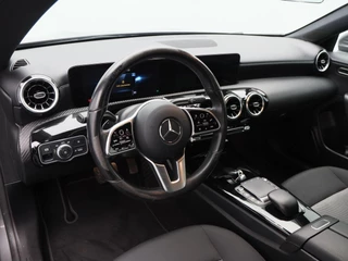 Mercedes-Benz CLA-klasse Shooting Brake 180 Business Solution 136 Pk Automaat | Stoelverwarming | Camera | Cruise Control | CarPlay | Climatronic | 16 Inch | 97.722 Km !! / 4