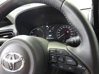 Toyota Yaris 1.5 Hybrid 115 Active NAVI-APP/CAMERA/CLIMA/BLEUTOOTH! / 15