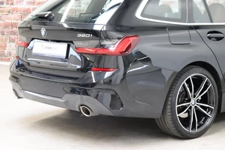 BMW 3 Serie Touring 320i High Executive M Sport Pakket Automaat  / Live Cockpit Professional / Cruise Control / Stoelverwarming / Active Guard Plus / Hifi / LED / Climate Control / Leder / 19 Inch / DAB / 6