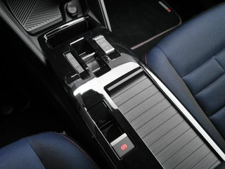 Citroen Ë-C4 Collection 156pk Extended range 54 kWh |  Apple Carplay | Camera | Navigatie | Keyless | Stoelverwarming |  Cruise Control | LED / 17