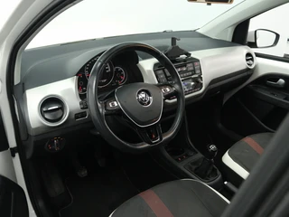 Volkswagen up! 1.0 BMT high-up! Panoramadak | Stoelverwarming | Climate control / 12