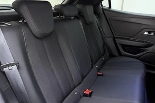 Opel Mokka Electric GS 54 kWh  | Climate control | Achteruitrijcamera | Apple Carplay/Android Auto | Cruise control | LED koplampen | Zwart dak | 18" Lichtmetalen velgen / 17