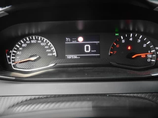 Peugeot 208 1.2 PureTech Active Pack | Lichtmetalen velgen | Parkeersensoren achter | Airconditioning | Cruise control | Getint glas / 15