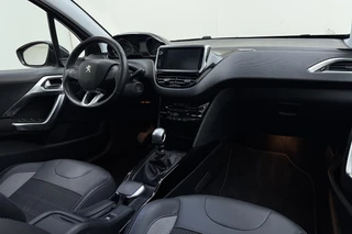 Peugeot 2008 1.2T Blue Lease Allure | 130PK | Trekhaak | Navigatie pakket | Climate control | Panorama dak | Climate Control | Camera achter | / 4