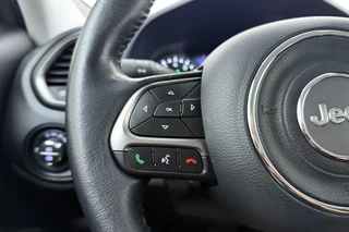 Jeep Renegade 1.3T-e Freedom Automaat | Navigatie | Trekhaak | Camera | Dakrails | Extra getint glas | Lichtmetalen velgen | Parkeerassistent / 21