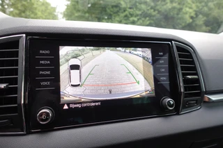 Škoda Karoq 1.5 TSI ACT Business Edition Plus  | LED | ACC | Camera | Trekhaak | CarPlay | Stoelverwarming | / 32