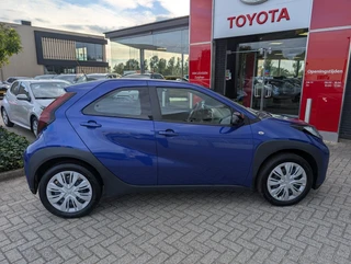 Toyota Aygo X Juniper Blue Metallic / 11