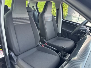 Volkswagen up! 1.0 65pk Move Up! Cruise | Stoelverwarming | Camera | 4-season | Mistlampen | Bluetooth | Rijklaar incl. 1 jaar Bovag garantie / 19