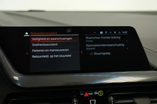 BMW 1 Serie 118i Sport Line  Keyless Go Navi LED Carplay 24 Maanden garantie* (Vraag naar de voorwaarden) / 17