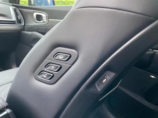Kia Sorento 1.6 T-GDi Plug-in Hybrid 4WD ExecutiveLine 7p | Bel voor info | 253 pk | Head-up display | Nu €3000 Inruilpremie! / 30