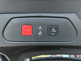 Opel Grandland X 1.6 Turbo Hybrid4 Automaat Ultimate | ECC | Navigatie | Leder | Winterpakket | Stoelventilatie | Camera | Trekhaak | 19" LM-Velgen | Zeer kompleet / 53