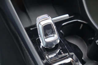 Volvo XC40 T5 Recharge Plus Dark | Stoelverwarming | Trekhaak | Parkeercamera | Leder | H/K | Pilot Assist | BLIS | Keyless / 25