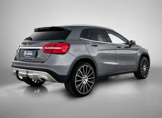 Mercedes-Benz GLA-klasse 180 Business Solution AMG | Trekhaak | CarPlay | Camera | Navigatie | Cruise Control / 2