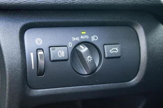 Volvo V40 2.0 T2 Inscription Parkeersensor achter|Bleutooth|Airco / 19