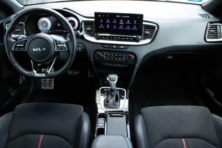 Kia ProCeed 1.6 T-GDi GT|Stoel+Stuurverwarming|JBL Audio|Camera| / 24