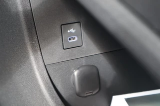 Toyota bZ4X Touring Dynamic 75 kWh NIEUW & DIRECT LEVERBAAR! BLIND-SPOT PARK-SENSOREN STOEL/STUURVERW APPLE/ANDROID 18" LM-VELGEN / 36