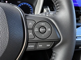 Toyota Corolla Cross Hybrid 140 Dynamic Clima Camera Velgen Full Led / 21