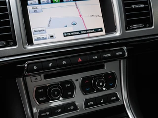Jaguar XF 2.2d R-Sport Schuifdak | Xenon | Keyless | Leder/Alcantara | Camera | Stoelverwarming | Meridian | PDC v+a / 25