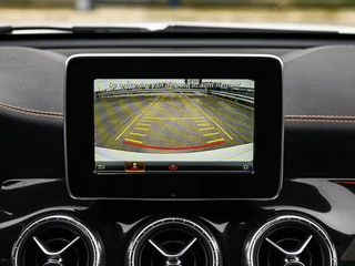 Mercedes-Benz CLA-klasse Shooting Brake 200 OrangeArt AMG Night Edition 156 PK | Panoramadak | Bi-xenon | Camera | Stoelverwarming | Navigatie | 18" / 27