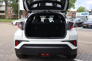 Toyota C-HR 1.8 HYBRID STYLE / 33