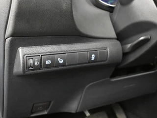 Toyota Corolla Touring Sports 1.8 Hybrid Style | Trekhaak | PDC | Stoelverw. | Navigatie / 14