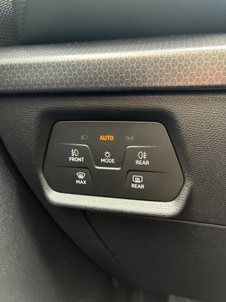 SEAT Leon 1.0 TSI Reference 5 Deurs | Climate control | Apple Carplay/Android Auto | Elektrisch Pakket | LED Verlichting | DAB | Cruise control / 25