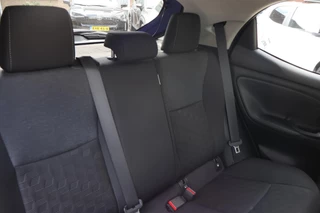Toyota Yaris 1.5 Hybrid 115 Dynamic STOEL/STUURVERW PARK-SENSOREN KEYLESS LM-VELGEN LED CAMERA PRIVACY-GLASS AD-CRUISE APPLE/ANDROID DAB+ / 29