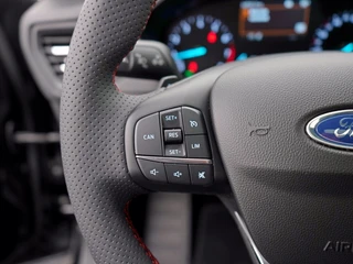Ford Focus 1.0 Ecoboost automaat ST line X Panoramdak | Afn. Trekhaak | / 21