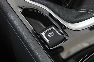 Opel Insignia Grand Sport 1.5 Turbo Business Executive Schuif-/Kanteldak Trekhaak Achteruitrijcamera / 38