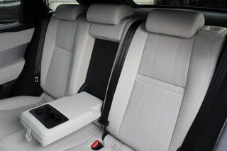 Land Rover Range Rover Velar 2.0 P400e R-Dynamic  | SVO Uniek! | Panoramadak | Head-Up | Black Pack | Meridian / 47