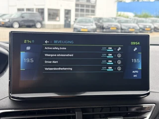 Peugeot 3008 1.6 HYbrid 225 Allure  | LED | Apple/Android | DAB | Keyless | PDC v+a incl. Camera | Standkachel / 51