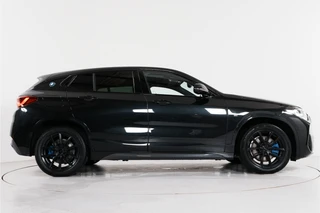 BMW X2 xDrive25e PHEV 220 pk  | SOH 93% | M Sport | Pano | Leder | Head-up | / 7