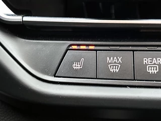 BMW 1-serie 118i Executive M Sport | Stoelverwarming | Cruise Control | Navi | CarPlay | / 19