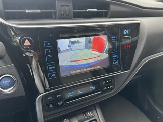 Toyota Auris 1.8 Hybrid Dynamic / 12