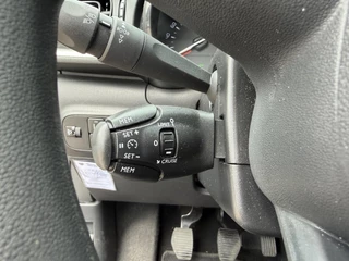 Citroen C3 1.2i Feel Edition | Navigatie | Cruise Control | Climate Control | Mistlampen | Parkeersensoren | Apple Carplay / Android Auto | Airbumps | Elektrisch Pakket | Multifunctioneel Stuurwiel | Zwart Dak | / 36