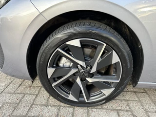 Peugeot 308 SW 1.2 Turbo 130 PK Allure | Automaat | Trekhaak 1400 KG | Navigatie | 360 Graden HD Camera | Full LED Verlichting | Cruise Control | Keyless Entry | Dode Hoek Detectie | Adaptieve Cruise Control | Digitaal Dashbord | 17" Lichtmetalen Velgen | / 41