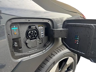 Kia EV2 Plus 42.2 kWh 3.000,- Inruilkorting | Privacy Glass | 18" lichtmetalen velgen | Warmtewerend glas rondom | Draadloze oplader voor smartphone / 31
