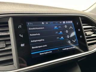 Peugeot 308 SW 1.2 PureTech Allure CARPLAY NAVI CRUISE ECC DAB. / 29