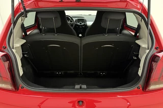 Peugeot 108 1.0 e-VTi Envy 72 PK | Handgeschakeld | 5-Deurs | Airco | Elektrische ramen | Getinte ramen | Radio | USB | AUX | Licht Metalen Velgen | 1e eigenaar / 4