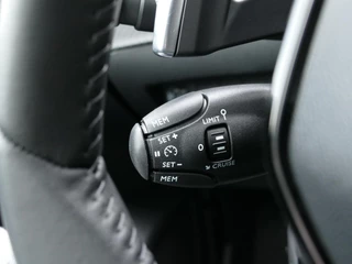 Peugeot 208 1.2 Hybrid 110 e-DCS6 Allure | 360° Camera | Navigatie | Climate Control | Full LED | 16'' LM Velgen | Apple Carplay/Android Auto / 13