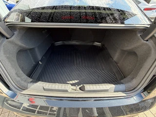 Audi A3 Limousine 35 TFSI S edition S-Line / Matrix LED / Virtual / BTW / Black Pack . / 72