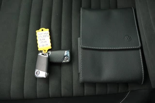 Volkswagen Passat Variant 1.5 TSI 150pk DSG R-Line Business + Keyless Panoramadak 360Camera Stoelverwarming Virtual Cockpit Navigatie / 46