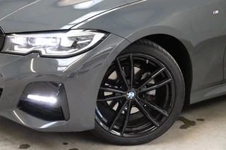 BMW 3 Serie Sedan 320i High Executive M Sport Pakket Automaat  / Live Cockpit Professional / Schuif-/kanteldak / Achteruitrijcamera / Stoelverwarming / DAB / Shadow Line / Apple CarPlay / LED / 19 Inch / Extra Getint Glas / 11