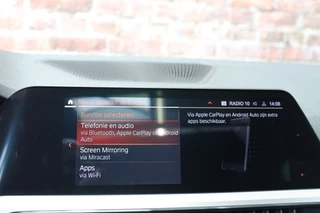 BMW 3 Serie Sedan 330i High Executive M Sport Pakket Automaat  / Live Cockpit Professional / Schuif-/kanteldak / M Sportremsysteem / Leder / Shadow Line / 19 Inch / Extra Getint Glas / Stoelverwarming / Climate Control / Parkeersensoren voor+achter / Stuurwiel Verwambaar / Hifi / 35