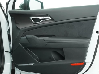 Kia Sportage 1.6 T-GDi Hybrid GT-PlusLine  - Stoel ventilatie - Stoel/Stuur verwarming - Head-up display - Matrix led koplampen - Adaptive cruise control - Electrische achterklep - Harman Kardon Speakers - Geheugen - Fabrieksgarantie t/m 19-09-2032 / 45