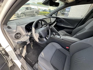 Toyota C-HR 2.0 PLUG-IN HYBRID 220 FIRST EDITION STOEL/STUURVERW BLIND-SPOT PARK-SENSOREN NAVI APPLE/ANDROID EL-ACHTERKLEP 18" LM-VELGEN / 12