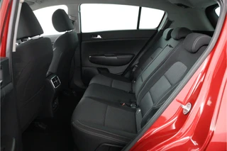 Kia Sportage 1.6 GDI DynamicLine  - Cruise Control - Climate Control - Lichtmetalen Velgen 17'' - Navigatie - Virenazekerheidspakket € 895,00 / 31