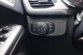 Ford Focus Wagon 1.5 EcoBlue Titanium X Business|Camera|Apple carplay/Android auto|Navi| / 24